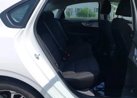 2024 Kia Forte Lxs z USA, uszkodzony, nr VIN 3KPF24AD4RE836086